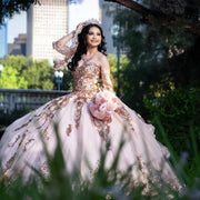 Elegant Quinceañera Dress: Detachable Sleeves & Sequin Applique