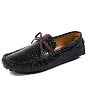Plus Size 36-48 Black Red Loafers Men Split Leather Soft Comfortable Slip-On Casual Shoes Fashion Brand Men Luxury Sneakers Flat