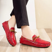 Plus Size 36-48 Black Red Loafers Men Split Leather Soft Comfortable Slip-On Casual Shoes Fashion Brand Men Luxury Sneakers Flat
